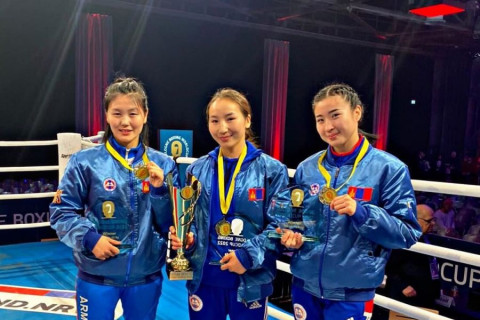 Монголын эмэгтэй боксчид 3 цом, 3 алтан медаль хүртэв