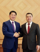 Монгол Улсын Ерөнхийлөгч У.Хүрэлсүх Киргизстаны ерөнхийлөгчтэй уулзжээ