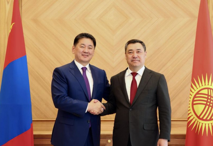 Монгол Улсын Ерөнхийлөгч У.Хүрэлсүх Киргизстаны ерөнхийлөгчтэй уулзжээ