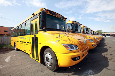 Танилц: Өнөөдрөөс 17 чиглэлд явж буй “Сургуулийн автобус“-ны хуваарь