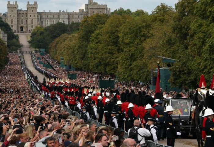ФОТО: Хатан хаан II Элизабетийг сүүлчийн замд нь үдлээ
