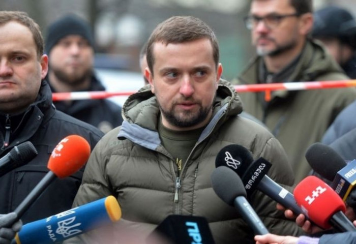 Украины Ерөнхийлөгч томоохон албан тушаалтнуудыг огцрууллаа